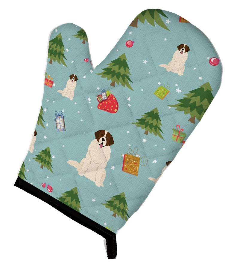 Picture of Carolines Treasures BB4687OVMT Christmas Moscow Watchdog Oven Mitt