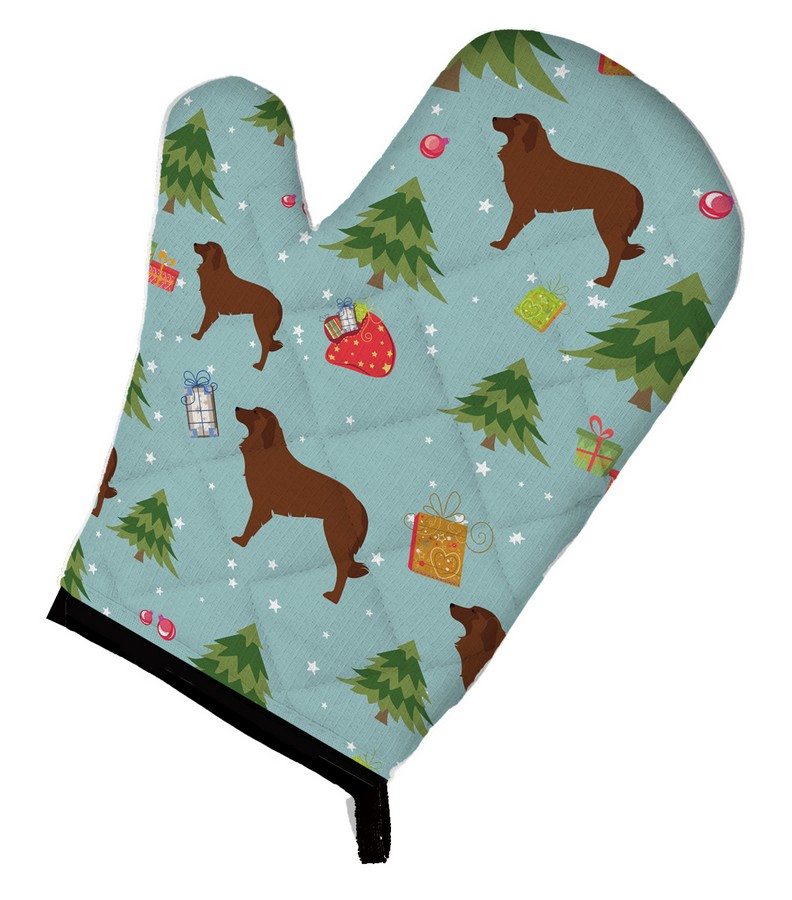 Picture of Carolines Treasures BB4855OVMT Christmas Portuguese Sheepdog Dog Oven Mitt