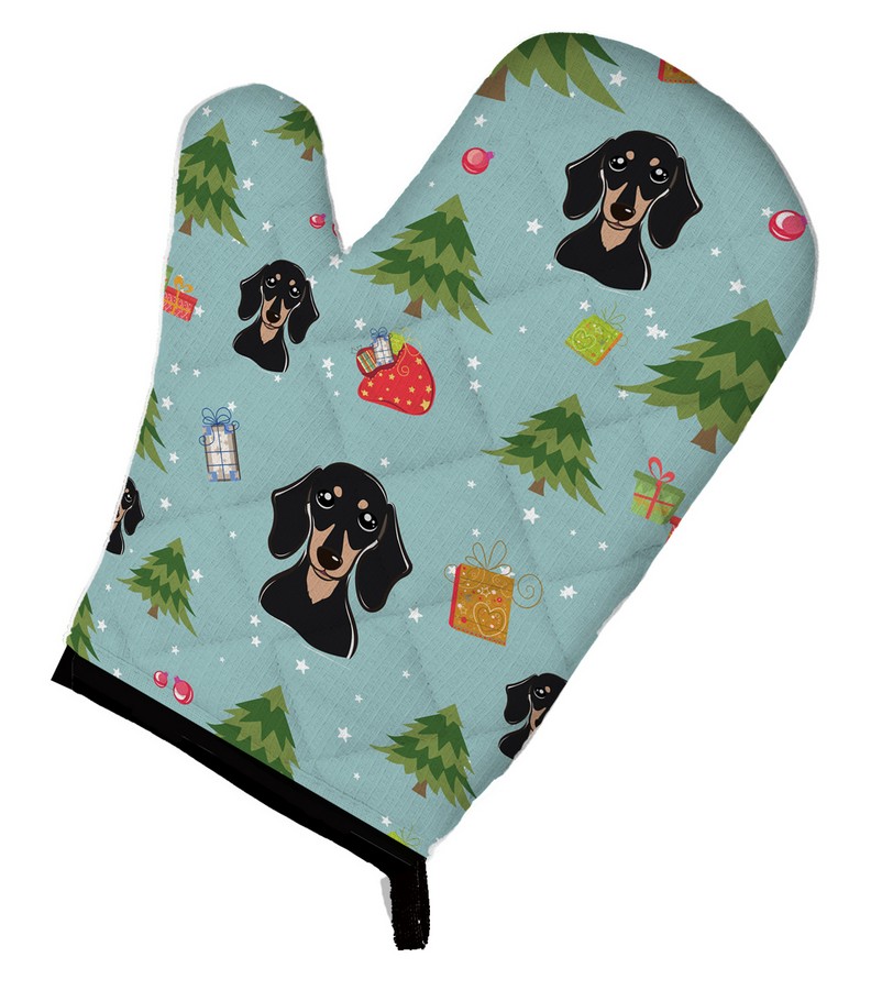 Picture of Carolines Treasures BB5004OVMT Christmas Smooth Black & Tan Dachshund Oven Mitt