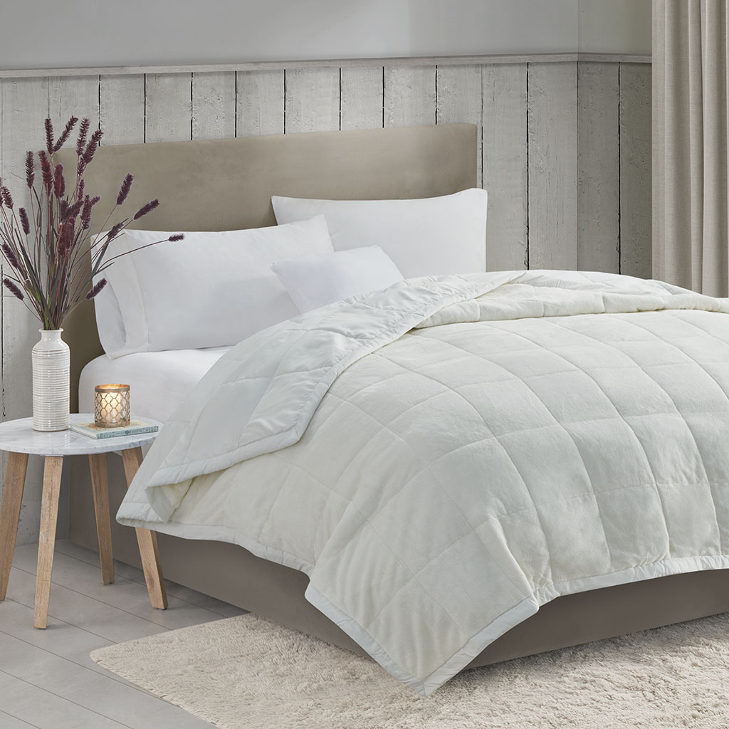 Ivory 100 Percent Polyester Reversible Plush to Microfiber DA Blanket