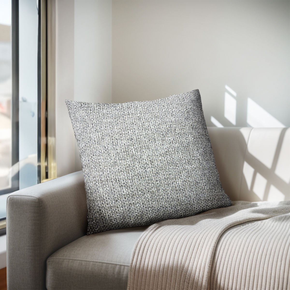 CH30-0039 20 x 20 in. Zoe Solid Square Pillow, Navy & Beige