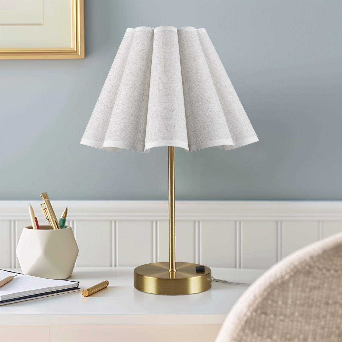 5DS153-0053 12.5 x 12.5 x 17.5 in. Chique Tap-Control & Dimmable Accent Table Lamp with Power Outlet, Gold