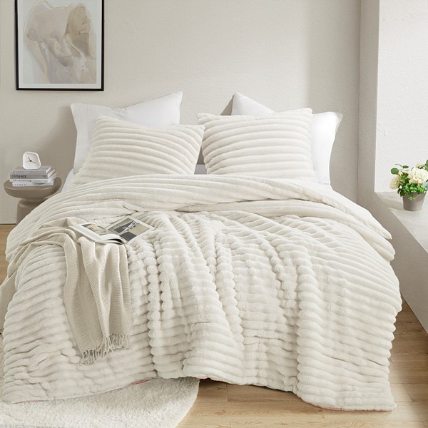 AM10-0288 Ombak Fluffy Ribbed Plush Comforter Set, Ivory - King Size & California King