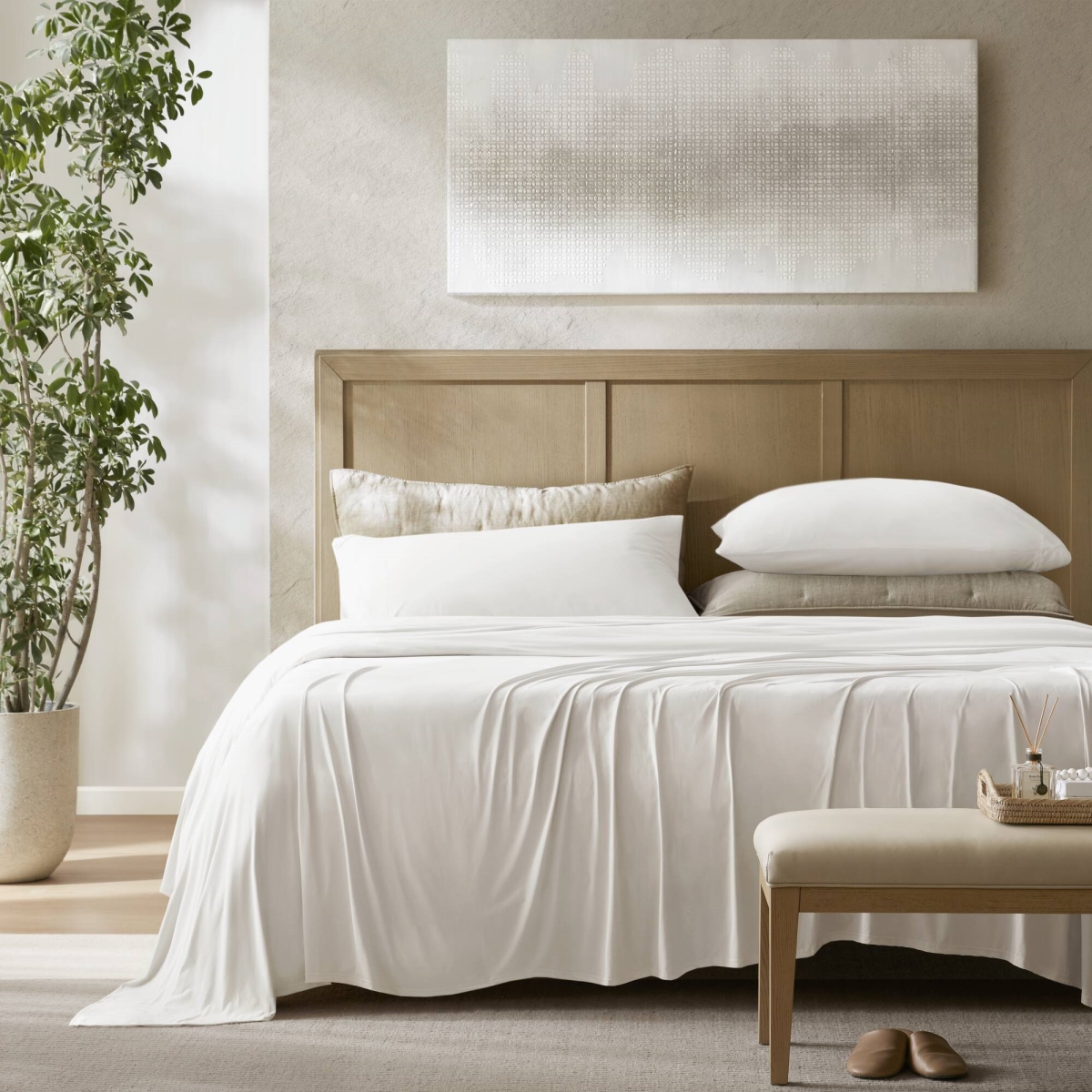 Picture of Harbor House HHD20-1895 Stretch Jersey Sheet Set&#44; White - Queen Size - Set of 4