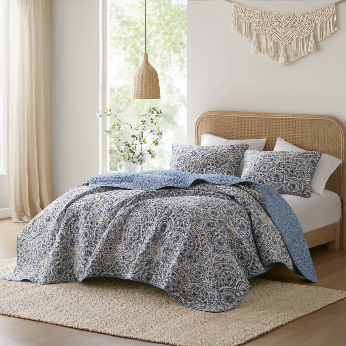 AM14-0595 Boho Floral Reversible Quilt, Blue - King Size