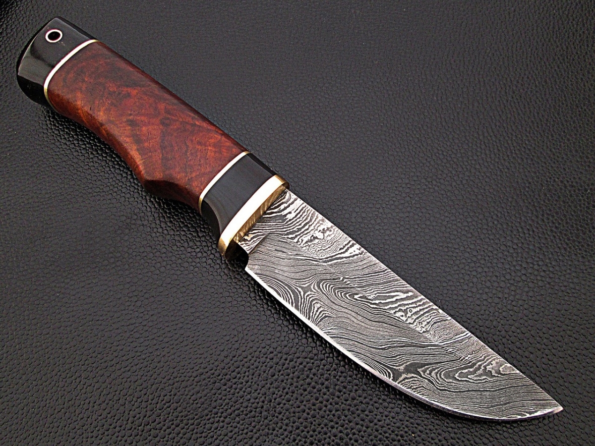 DM-2310 White Deer Rebel Komrad Damascus Knife Custom Walnut Hardwood Handle