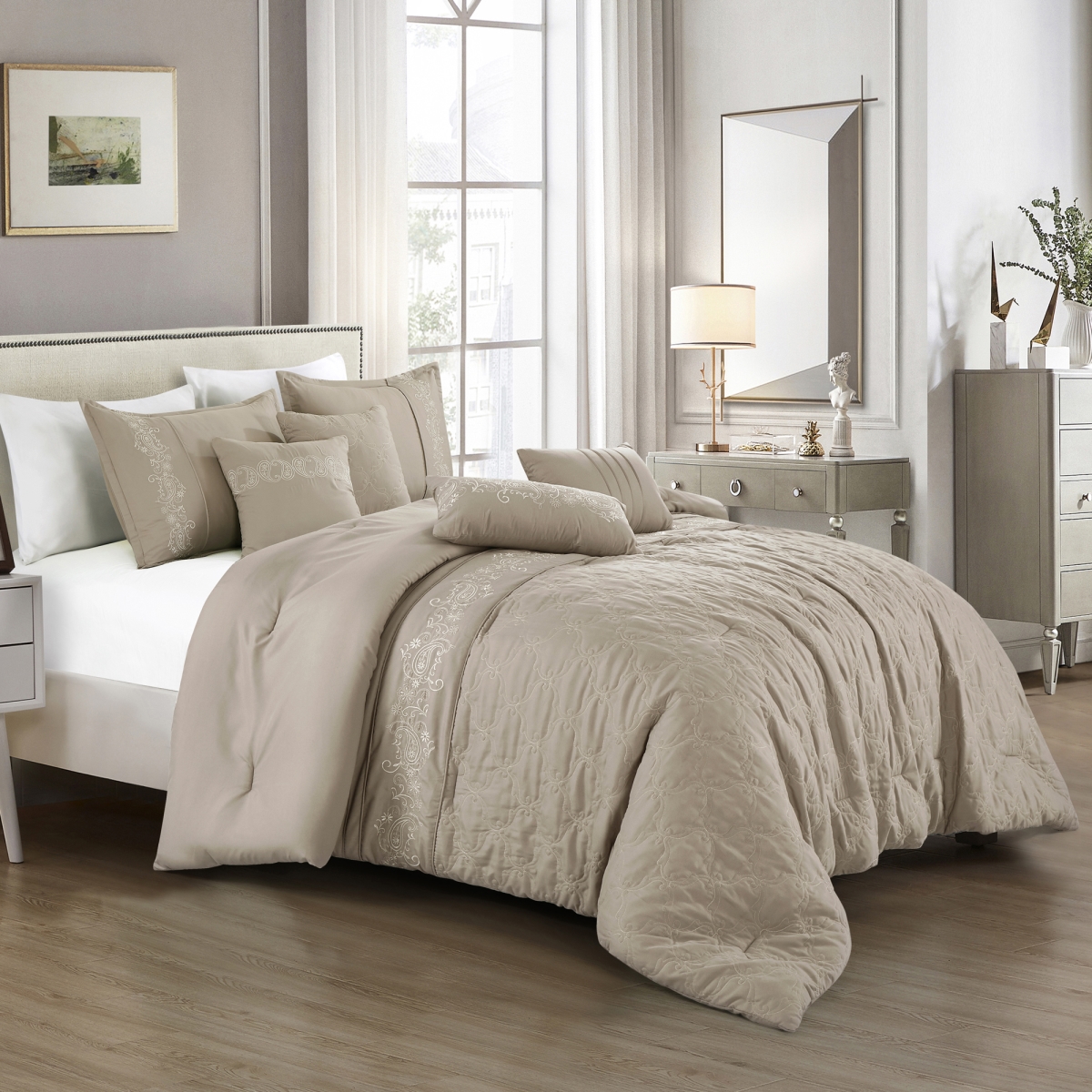 J22608VQ 90 x 90 in. Ujana 7 Piece Queen Size Comforter Set