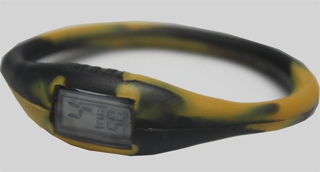 Picture of Encore Select TRU-29 TRU Sports Watch - Silicone Band, Black & Gold - Small