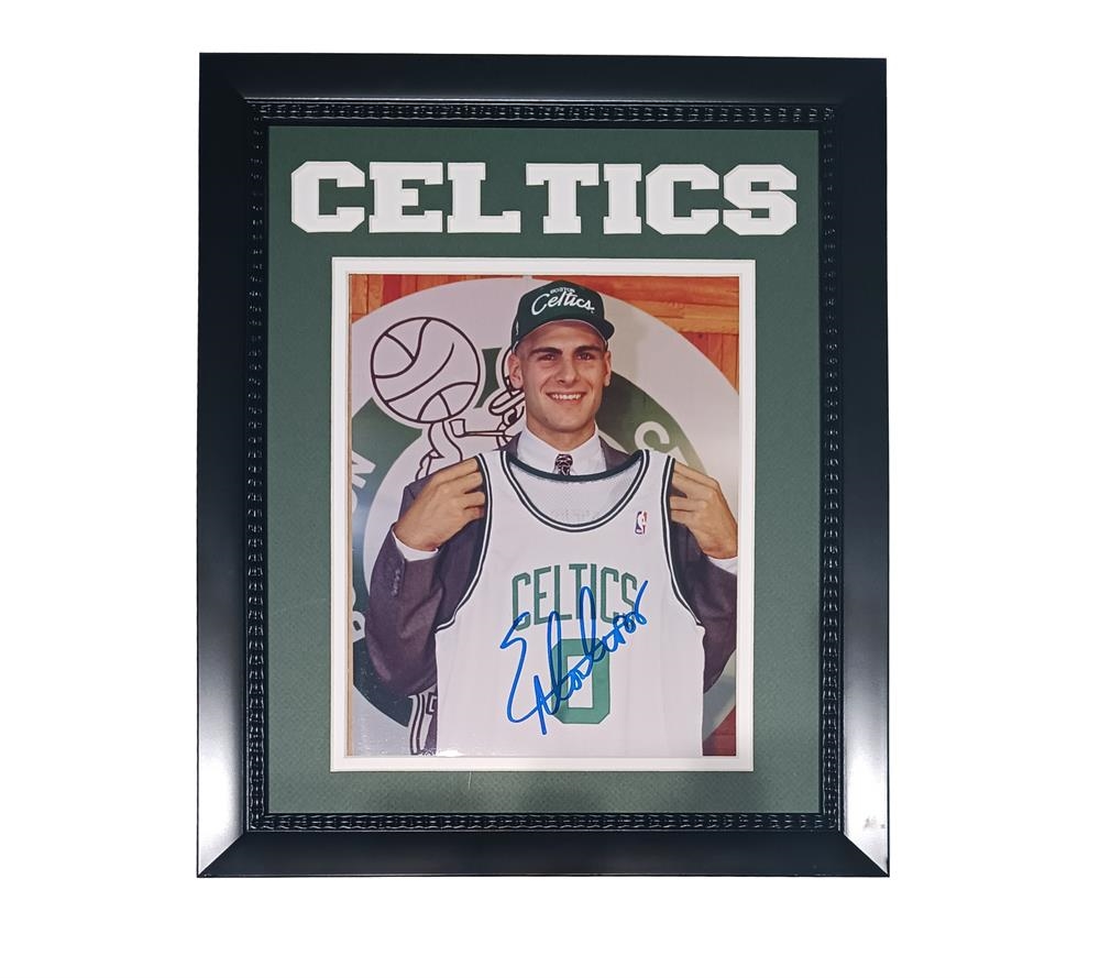 753466162118 Boston - Basketball Eric Montross 11x14 Auto Frame