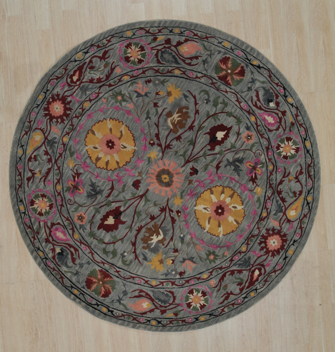 6 ft. Suzani Traditional Round Area Rug - Blue