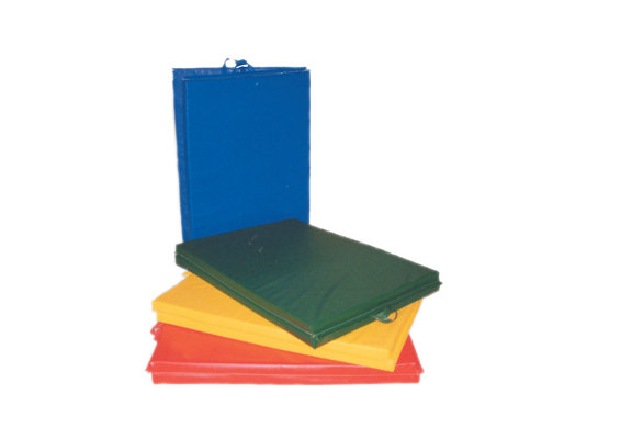5 x 7 ft. Center Fold Mat with Handles, 2 in. Polyurethane Cover