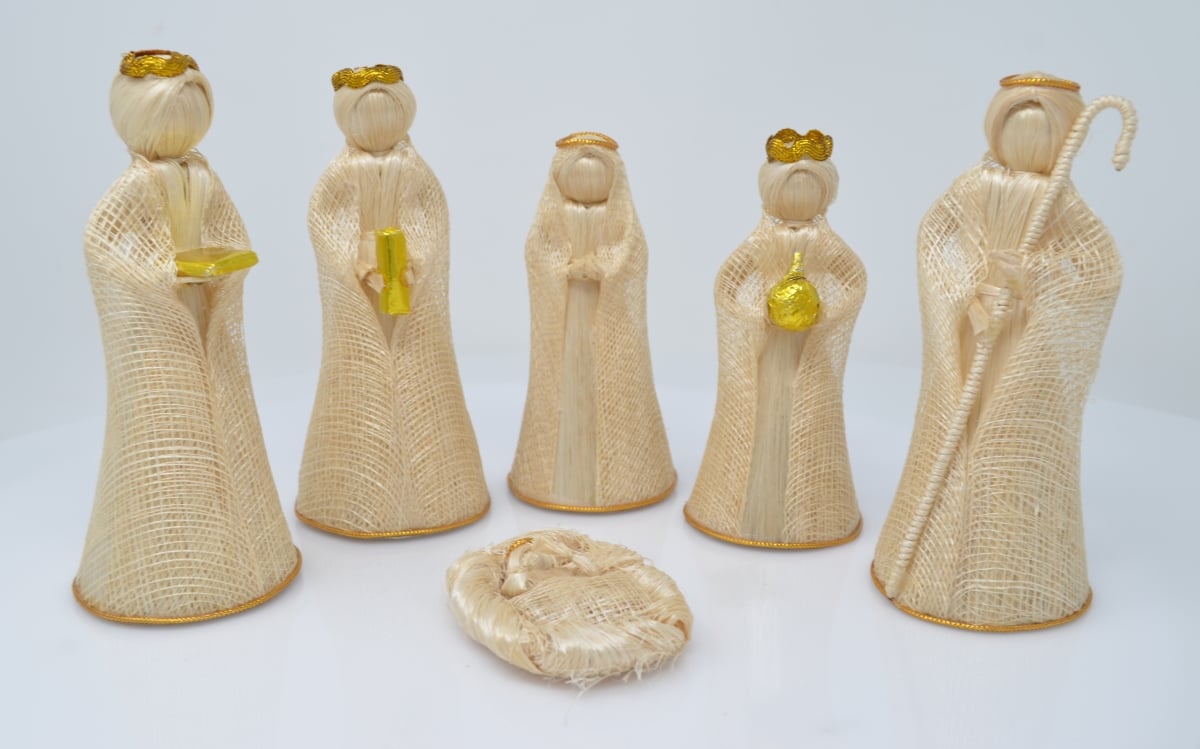 Picture of Brushart ANGEL02026 Nativity Figurines Set - 6 in., Gold Trim - Set of 6