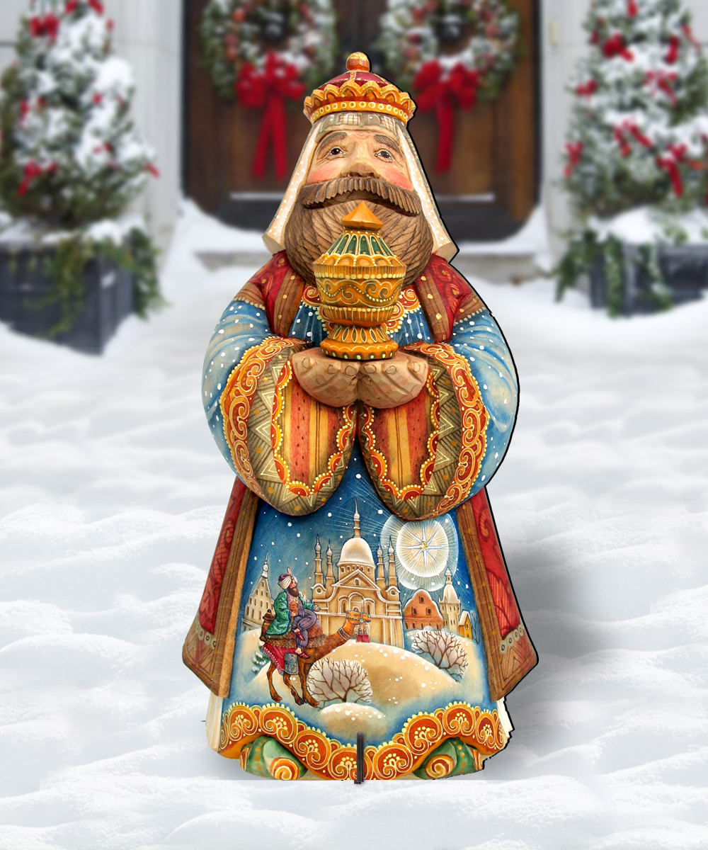 8152653F King Balthasar Wood Free Standing Decor