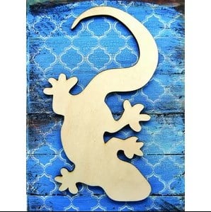 Gecko Art on Board Wall Decor
