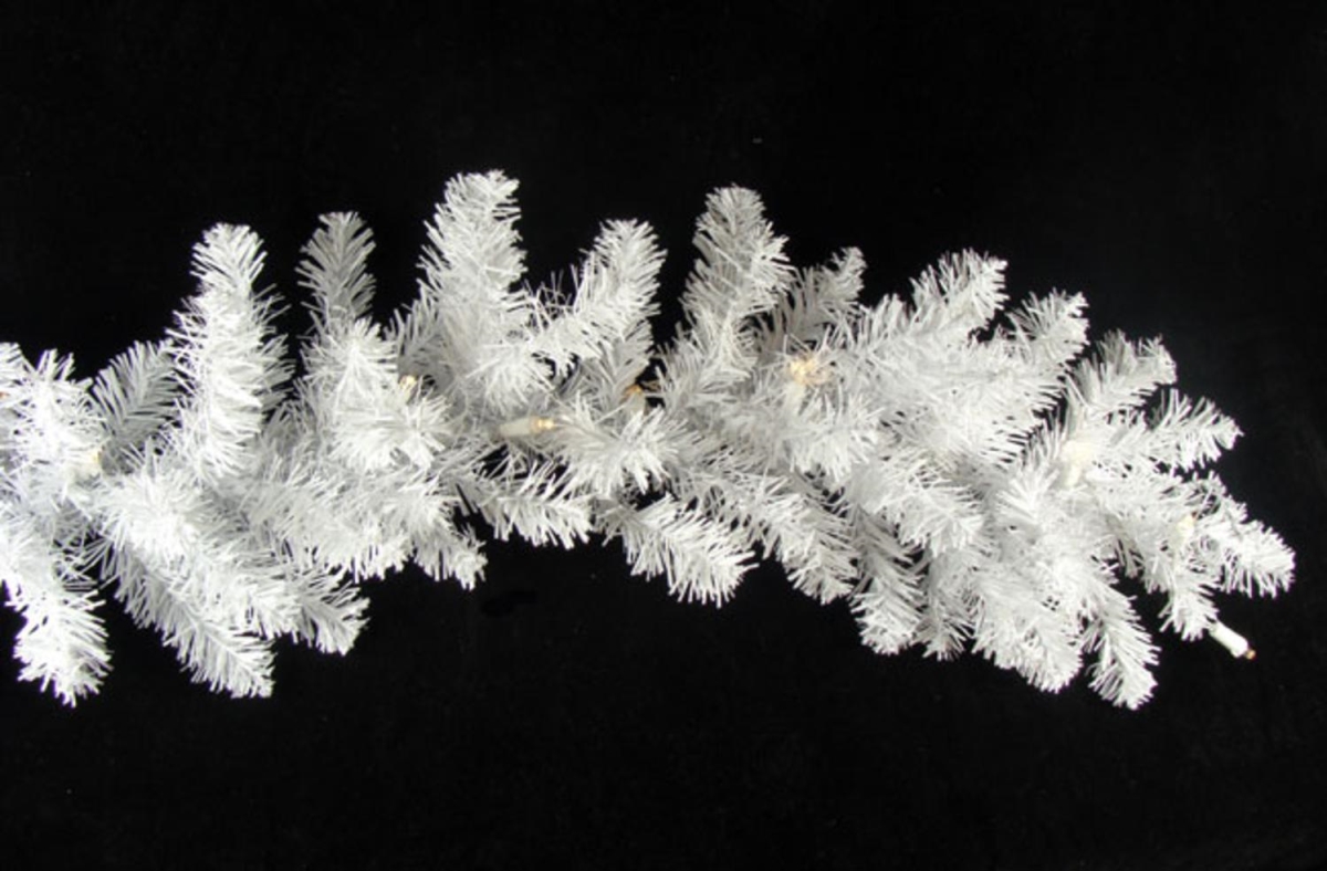 32913247 9 ft. x 10 in. Battery Operated Pre-Lit LED White Artificial Christmas Garland - Clear Lights