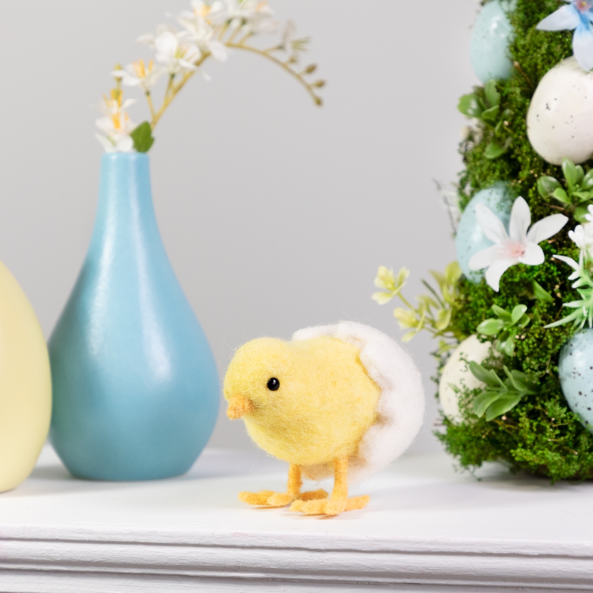Picture of Northlight 35835331 4.5 in. Hatching Egg Baby Spring Chick Easter Figurine - Yellow & White