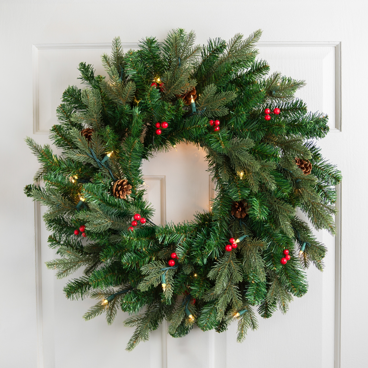 35764745 24 in. Pre-Lit Mixed Noble Spruce Wreath - Clear Lights