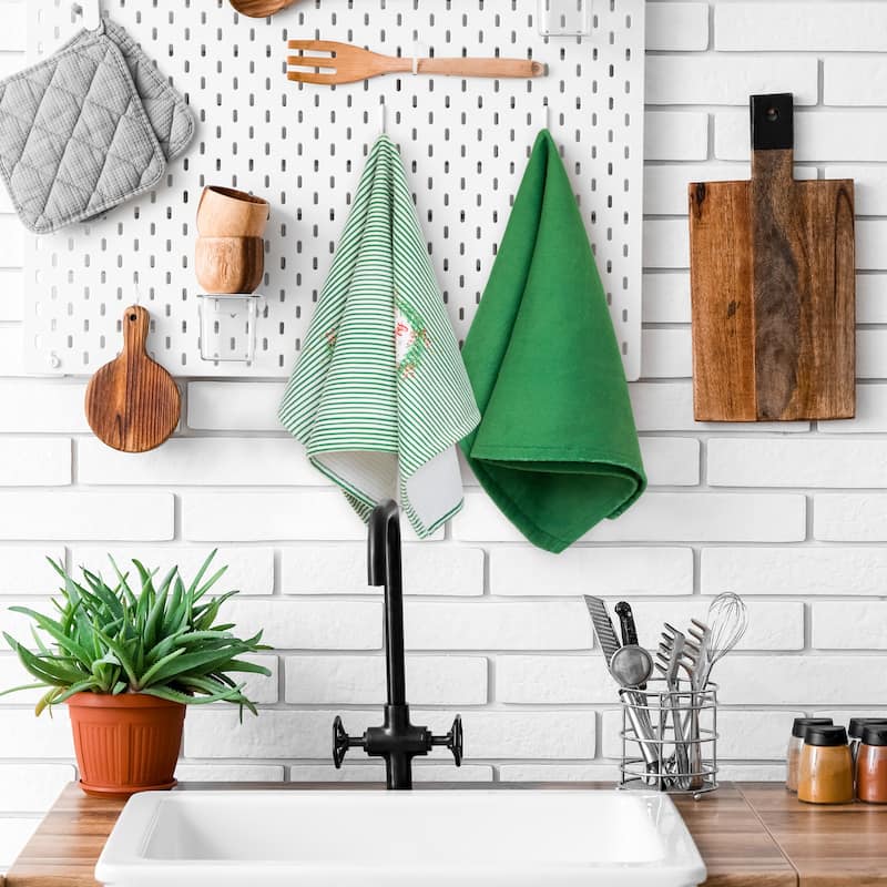 36231570 26 x 16 in. Solid & Striped Merry Christmas Kitchen Tea Towel, White - Set of 2
