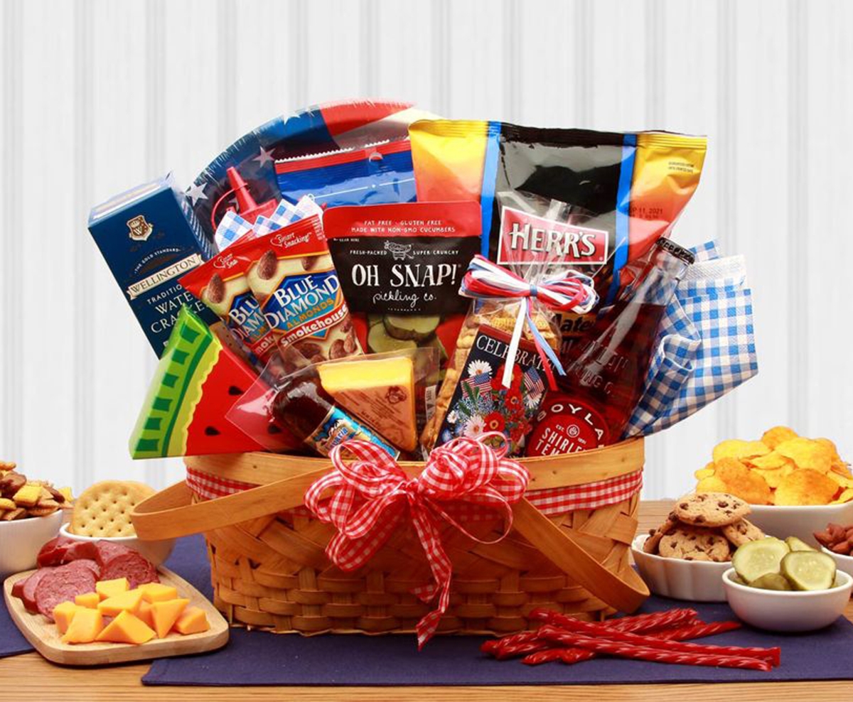 Picture of GBDS 821432 Celebrate America Patriotic Picnic Gift Basket - 821432