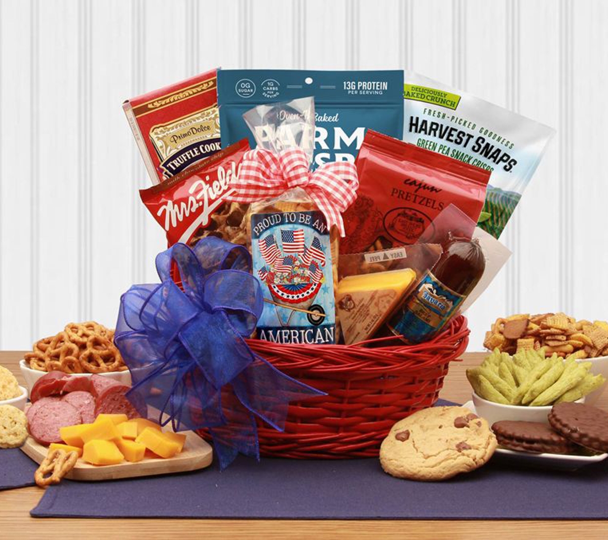 Picture of GBDS 821413 Proud To Be An American Patriotic Snack Gift Basket - 821413