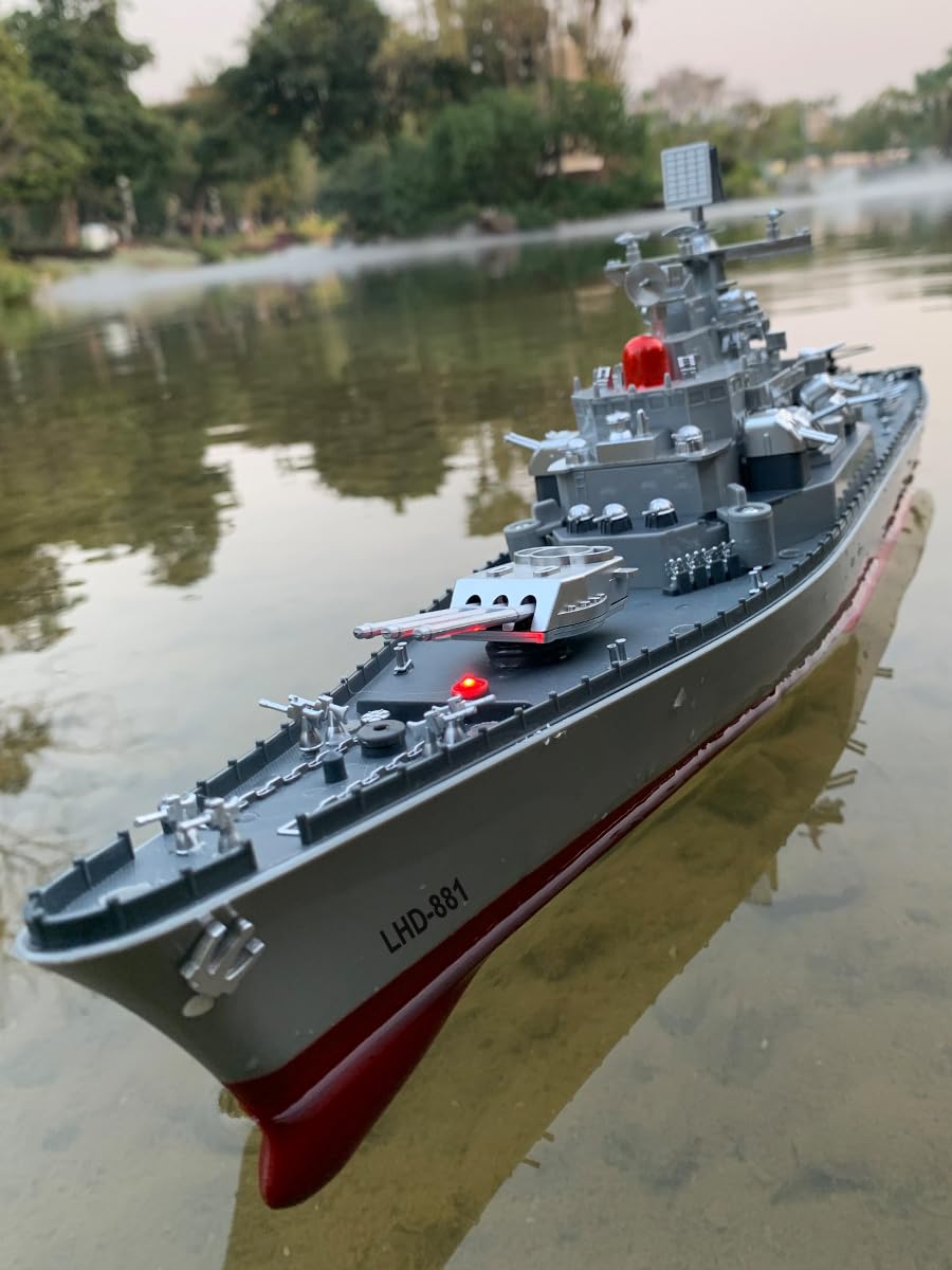 XS71998 Remote Controlled Warship Battleship 10 km-h 4WD 2.4G RC Controlled Ship - 1-390 Scale on Water Lakes Pools Exhibits Models