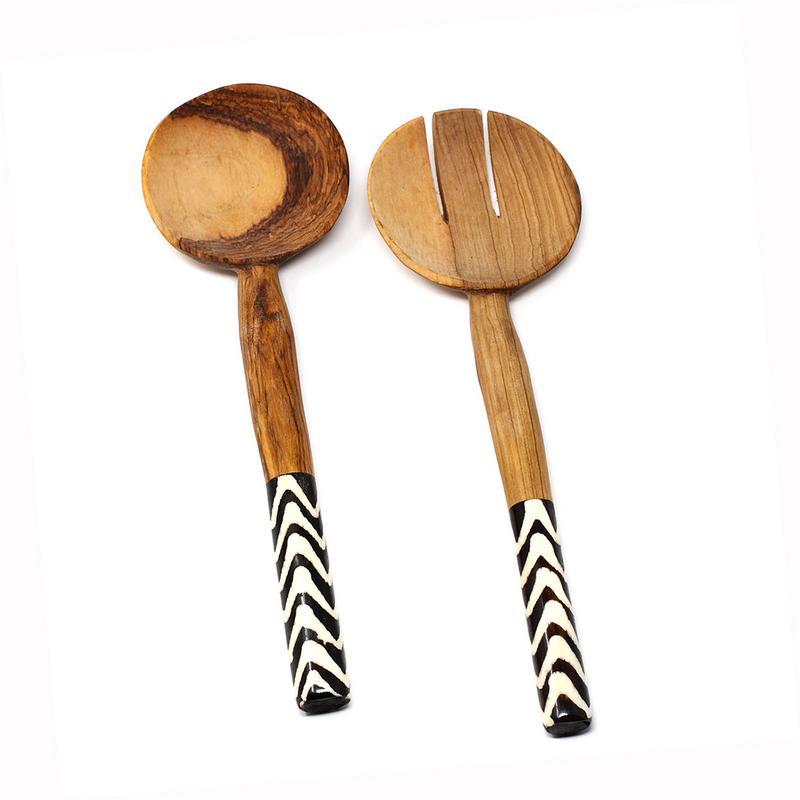 Picture of Jedando KWF009-CHV 10 in. Olive Serving Set with Batik Bone Handles