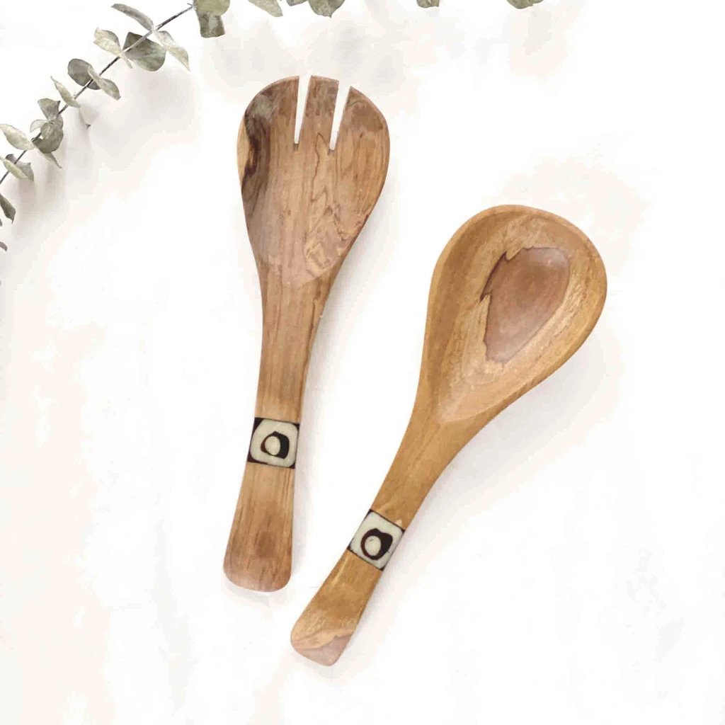 Picture of Jedando KWF009I Olive Wood Serving Set, Small with Batik Inlay