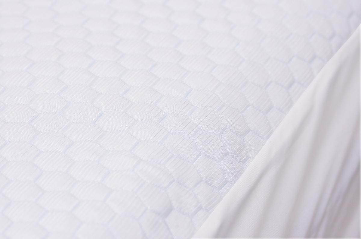 OCI67 Chill Cooling Silk Hypoallergenic Split Head California King Size Mattress Protector