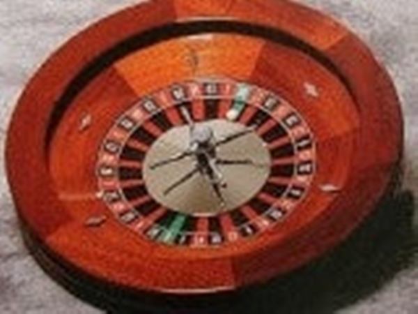 22 in. Casino Grade Roulette Wheel Mahogany Board Game