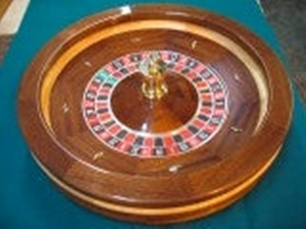 25 in. Casino Grade Roulette Wheel Mahogany Board Game