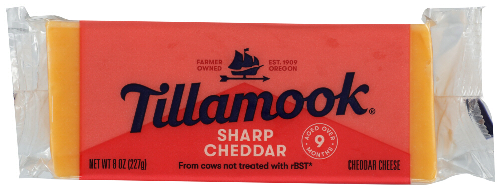 Picture of Tillamook KHCH00319766 8 oz Sharp Yellow Chunk Cheese