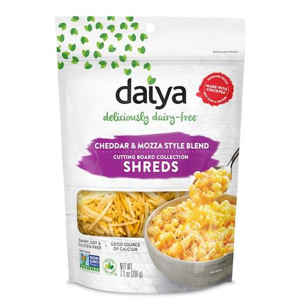 Picture of Daiya KHCH00357602 7.1 oz Cutting Board Cheddar & Mozza Style Blend Shreds Cheese