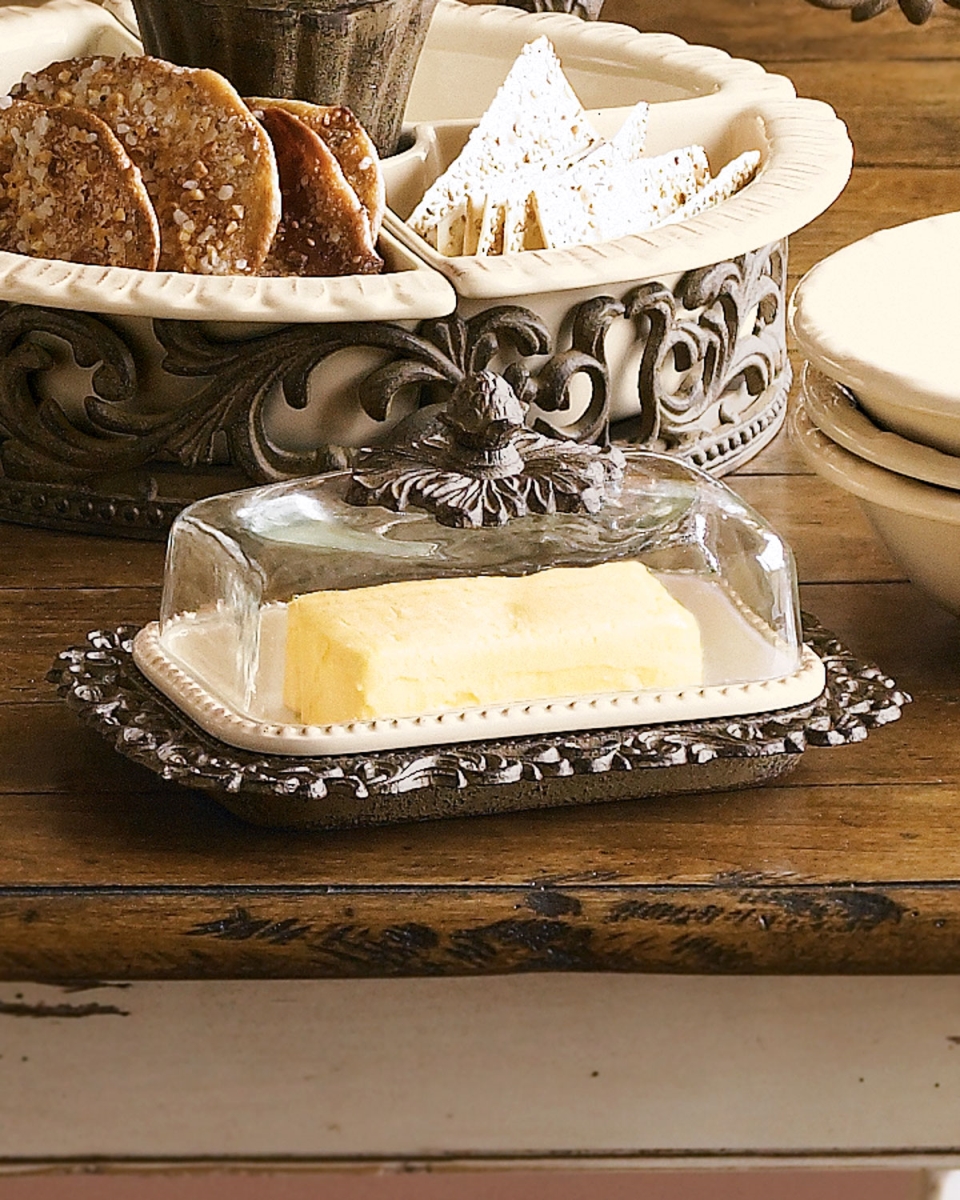 Picture of GG Collection 31554 Cream Ceramic Butter Dish with Metal Work in Acanthus Leaf Design