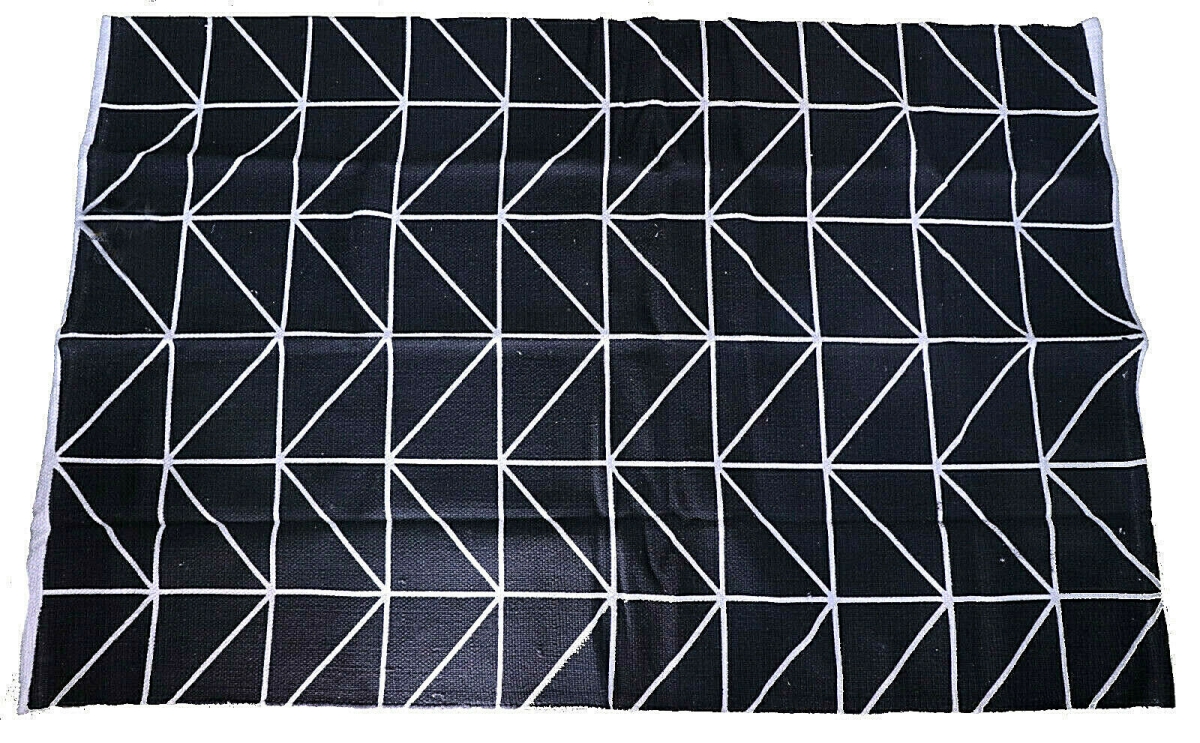 4 x 6 ft. Hand Woven Area Rug - Black & White