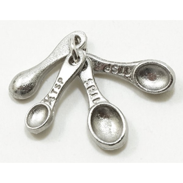 IM65616 Measuring Spoons for Dollhouse Miniature