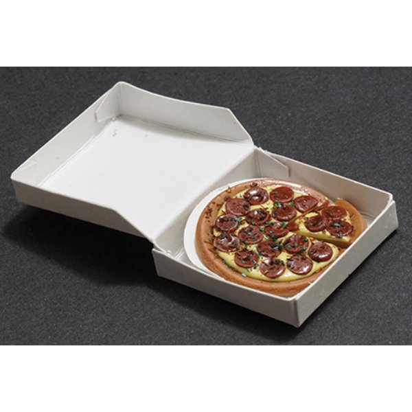 IM65679 Pepperoni Pizza with Slice & Box for Dollhouse Miniature