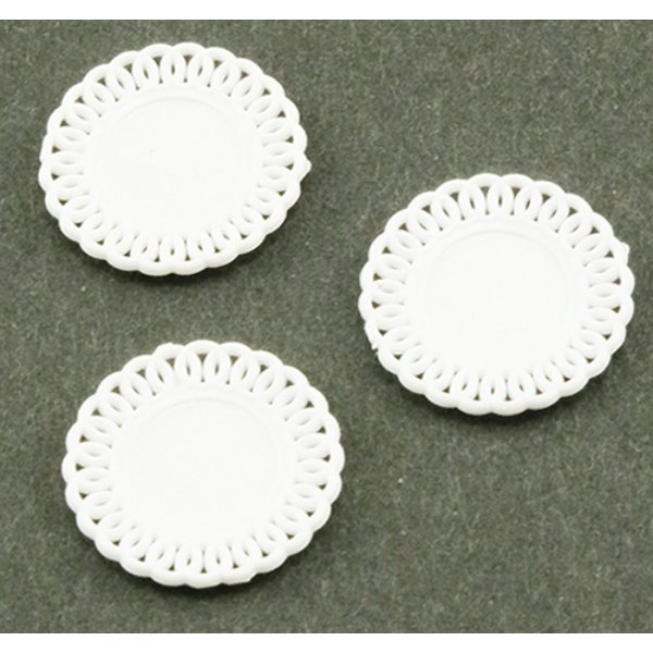 CB153 Lace-Edged Plates for Dollhouse Miniature - 3 Piece