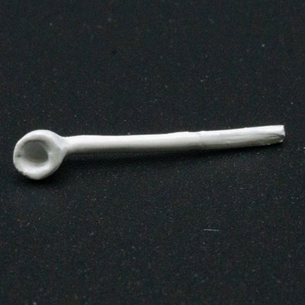 MUL1016 Clay Pipe for Dollhouse Miniature - White