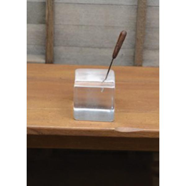 STT702 Ice Block & Pick for Dollhouse Miniature