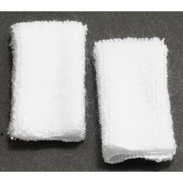 IM65657 White Towel Set for Dollhouse Miniature - 2 Piece