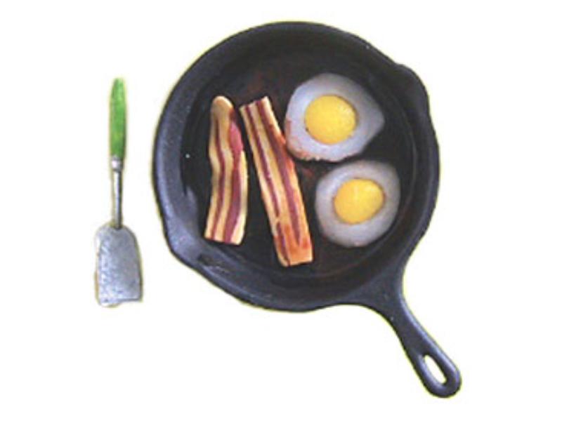 CAR0849 Bacon & Eggs with Pan & Spatula for Dollhouse Miniatures