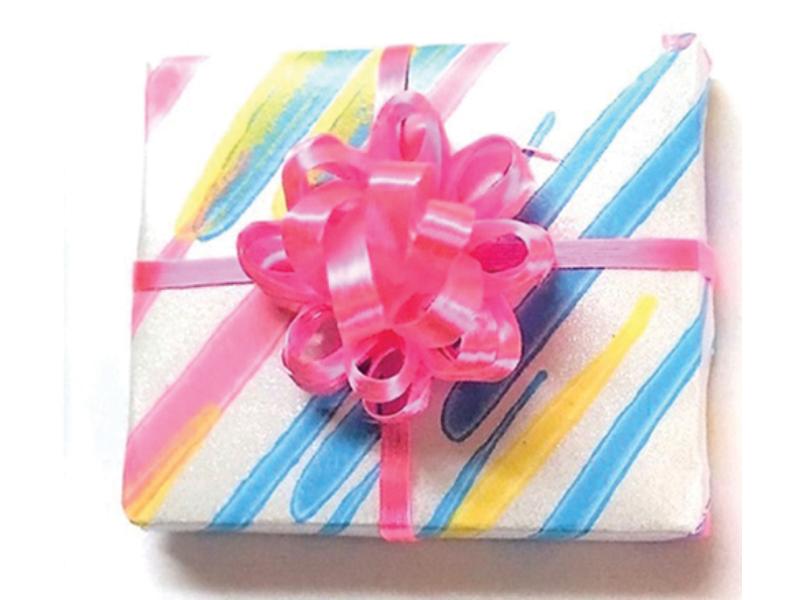 CLD609 Bright Pink Gift for Dollhouse Miniature