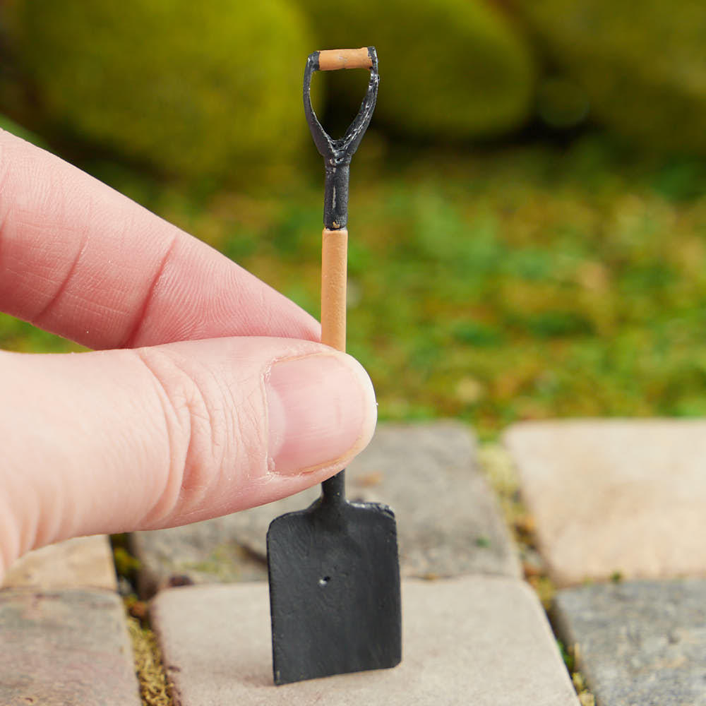 ISL0194 Short Nursery Spade for Dollhouse Miniature