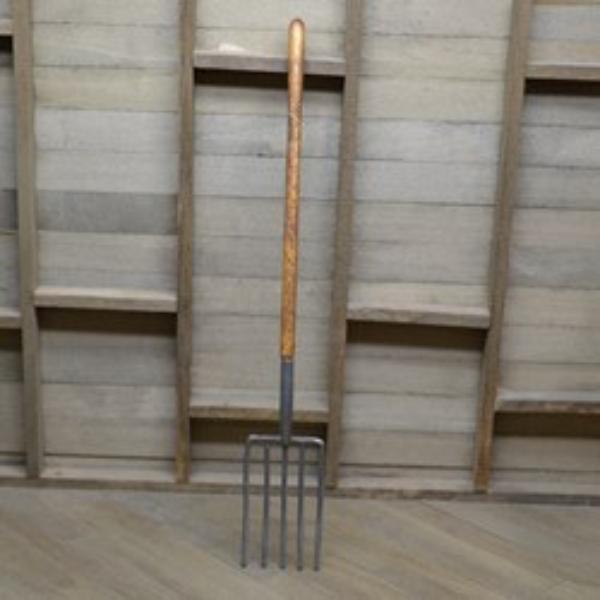 STT694 Pitch Fork for Dollhouse Miniature