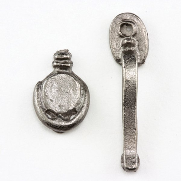 CLA05603 Door Handle & Knocker for Dollhouse Miniature - Pewter - Pack of 2