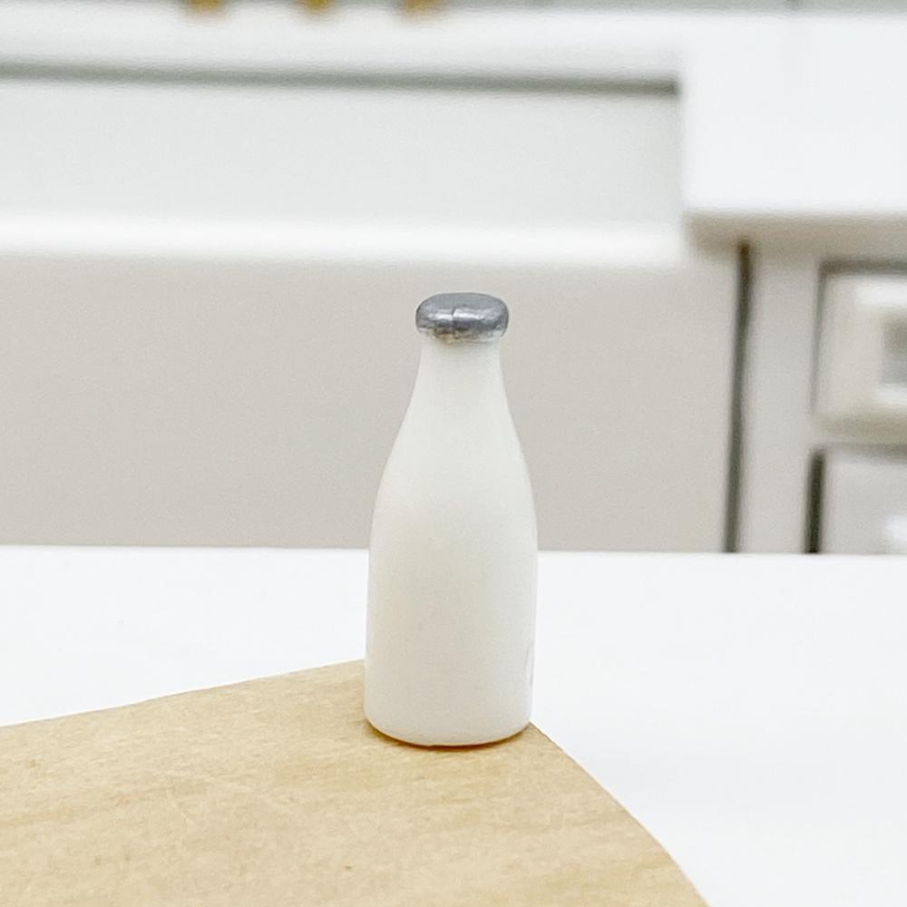 HR53902 Retro Milk Bottle for Dollhouse Miniature