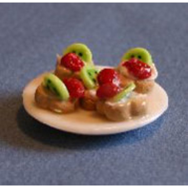 RND108 Kiwi Strawberry Tarts for Dollhouse Miniature