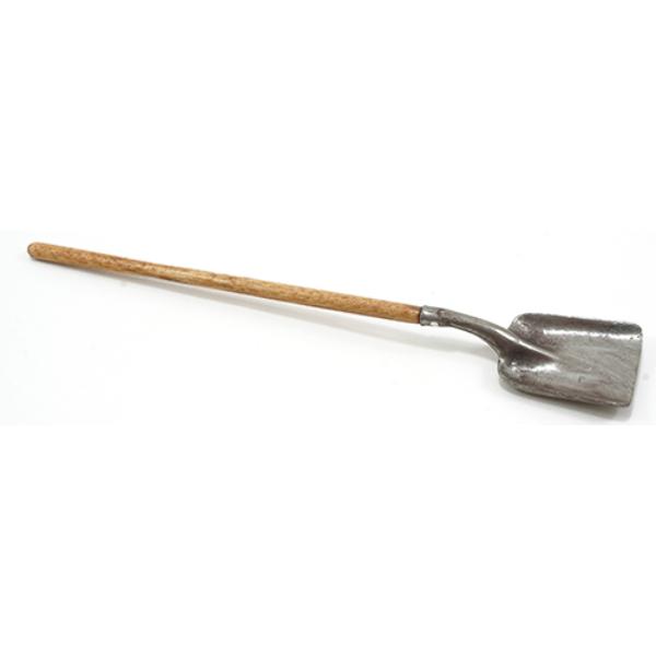 STT506 Antique Square Shovel for Dollhouse Miniatures