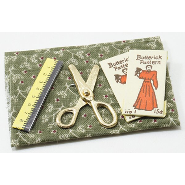 IM65209 Fabric, Measuring Tape, Pattern & Scissors for Dollhouse Miniature - Green Floral