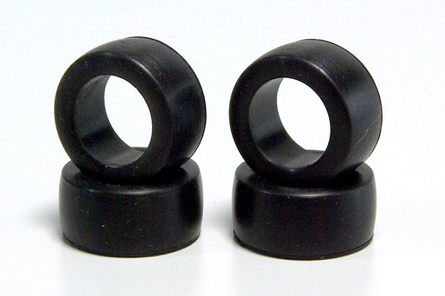 KYOMZT301-30 30 deg LM High Grip Tire - 4 Piece